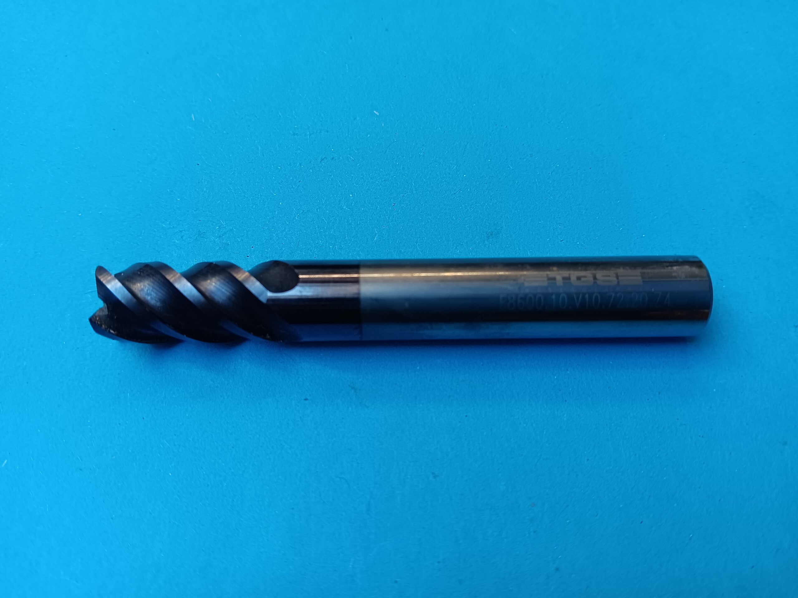 TGS/UniCut F8600 – univerzální rohová fréza D10, čtyřzubá